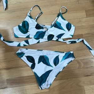 Cupshe bikini set!